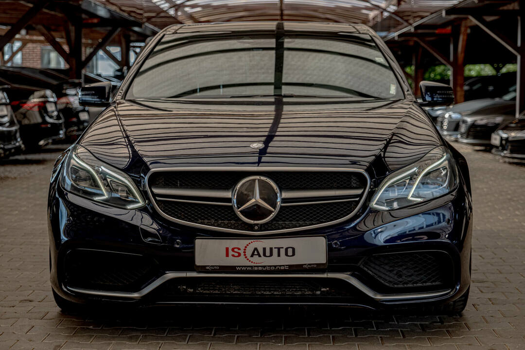 Mercedes E63 AMG 4Matic/Dynamic/Harman Kardon/Алкантар/Обдухване Mercedes E63 AMG 4Matic/Dynamic/Harman Kardon/Алкантар/Обдухване