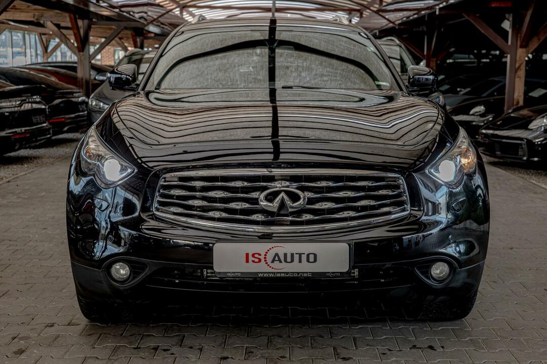 Infinity FX30 SD/Дистроник/Lane Assist/Камера 360/Обдухване