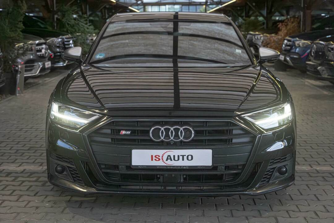 Audi S8 4.0TFSI/Carbon/B&O/Камера 360/HuD/Дистроник/Обдухване/Амбиент