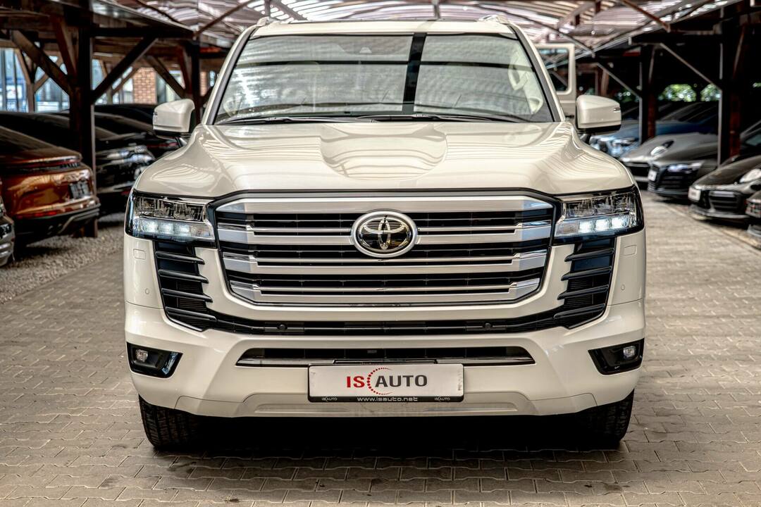 Toyota Land Cruiser 300 3.5BiTurbo/Камера/Обдухване/JBL/RSE/Чисто нов Наличен Toyota Land Cruiser 300 3.5BiTurbo/Камера/Обдухване/JBL/RSE/Чисто нов Наличен