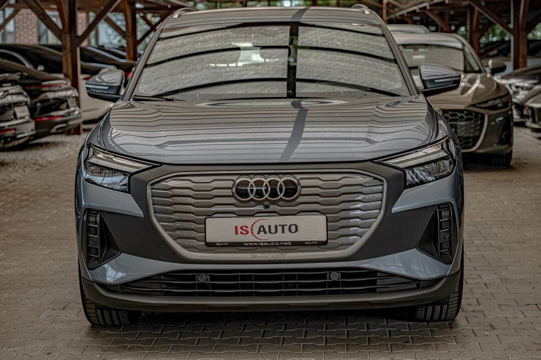 Audi Q4 35 E-Tron/Distronic/Lane Assist/PDC/Pre-Sense/E-Sound Audi Q4 35 E-Tron/Distronic/Lane Assist/PDC/Pre-Sense/E-Sound
