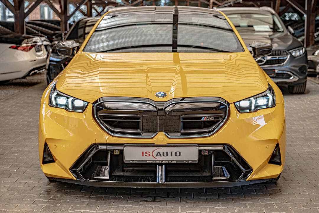 BMW M5 4.4 Plug-in Hybrid/Bower/HuD/Обдухване/Керамика/Карбон/Камера 360 BMW M5 4.4 Plug-in Hybrid/Bower/HuD/Обдухване/Керамика/Карбон/Камера 360